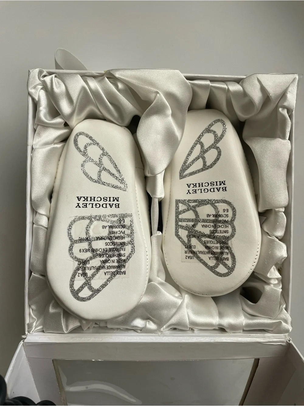 NWT & Box! Badgley Mischka Baby Bella Silver Fur-Trim Kids Sneakers with Bow